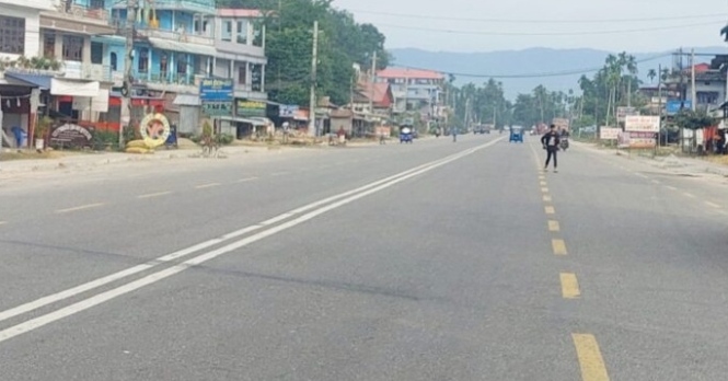 कार्यकर्ता रिहाईको माग गर्दै पहिचानबादीद्वारा मेची राजमार्ग बन्द 