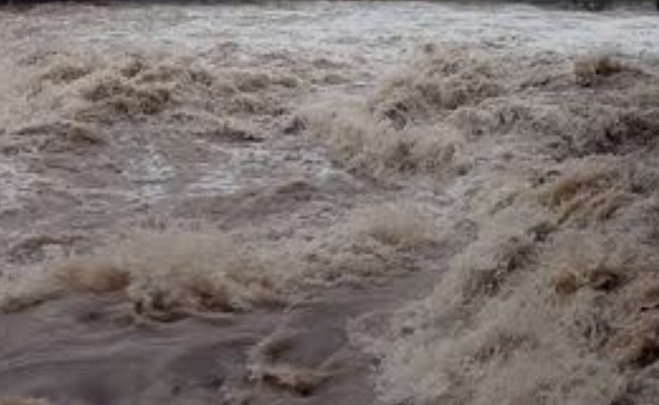 रतुवा खोलाले जीप बगाउँदा दुईजनाको मृत्यु 
