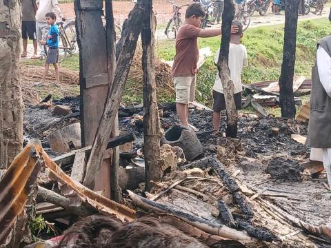 झापामा चट्याङ: २ लाख ५० हजारको क्षति