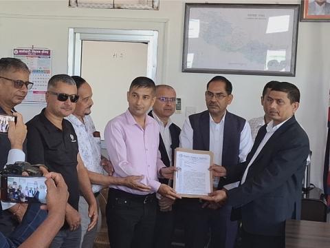 सरकारी सूचना सरकारी सञ्चारमाध्यममा मात्रै प्रकाशन गर्ने निर्णयविरुद्ध पत्रकार आन्दोलित