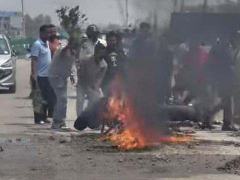 शसस्त्र प्रहरीले चलाएको बुलेटमा आगलागी पुर्ण क्षति